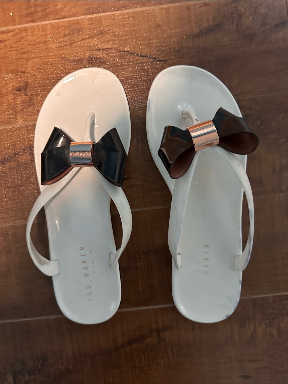 Ted Baker White Bow Thong Sandals with Black Bow Accent